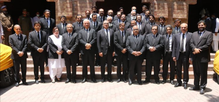 Cabinet Of the Lahore High Court Bar Association Group Photo With the Honourable Chief Justice LHC & Hon’ble Judges.